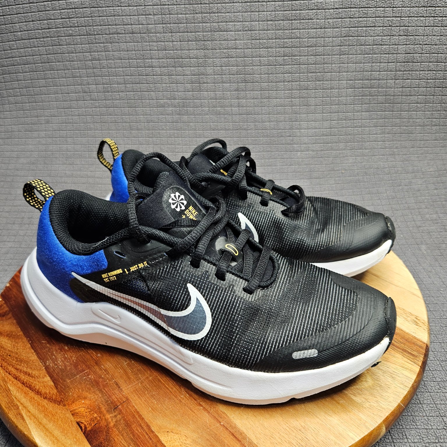 Nike Downshifter 12 Sneakers Unisex Kids Black Blue 4Y Running Lightweight